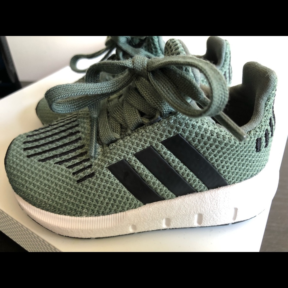 Addidas shoes for Toddlers, SIZE 5